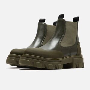 Ganni, Cleated Low Chelsea Boot, size 42